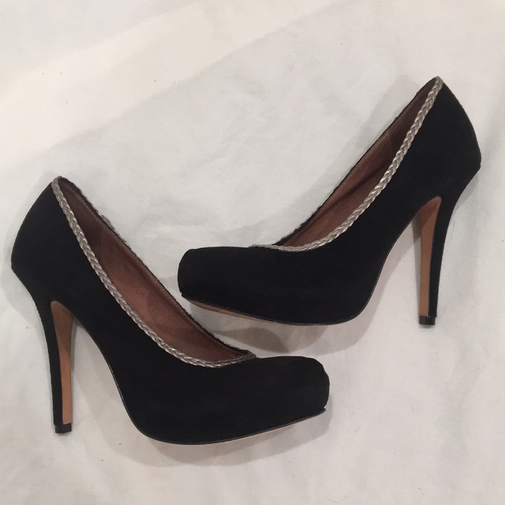 SOLD Black suede with silver lining pumps!